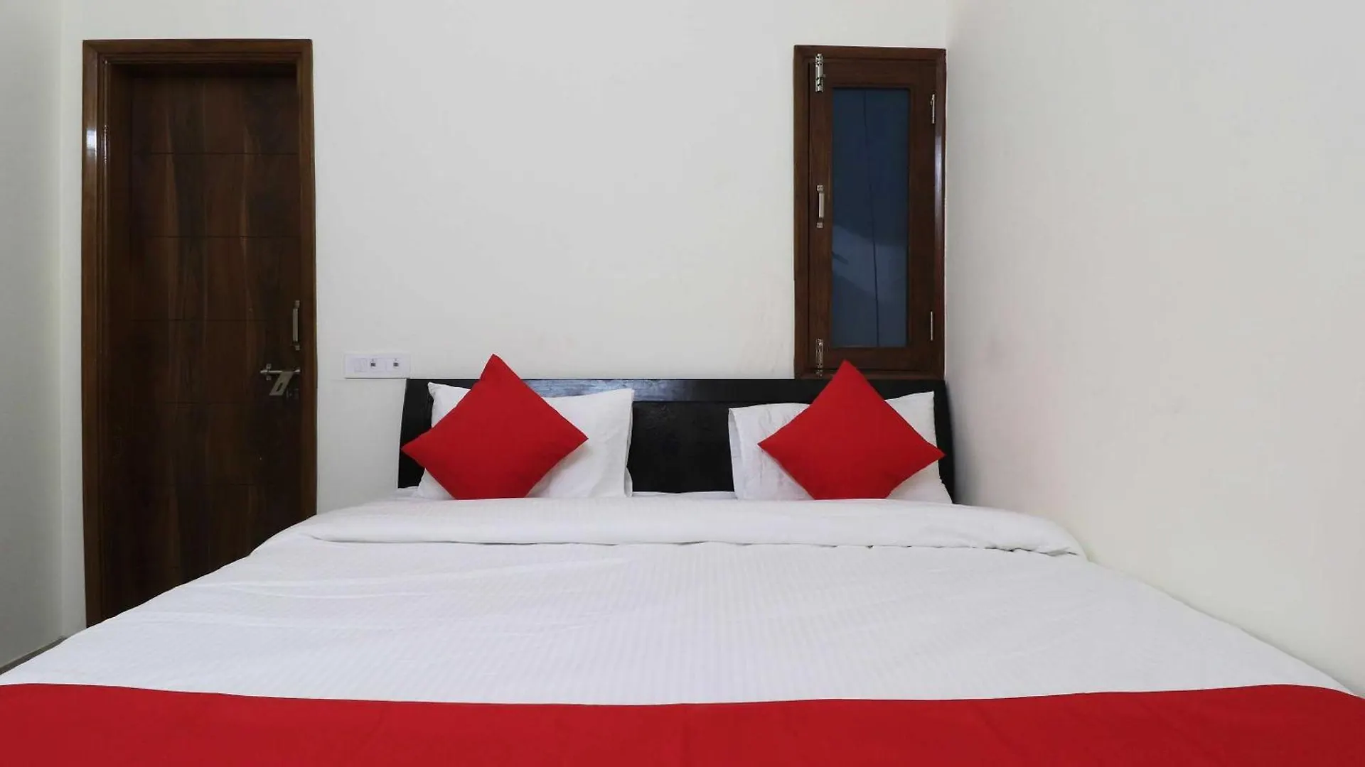 Hotel O Royal King Deluxe Delhi  3*, Delhi (National Capital Territory of India)