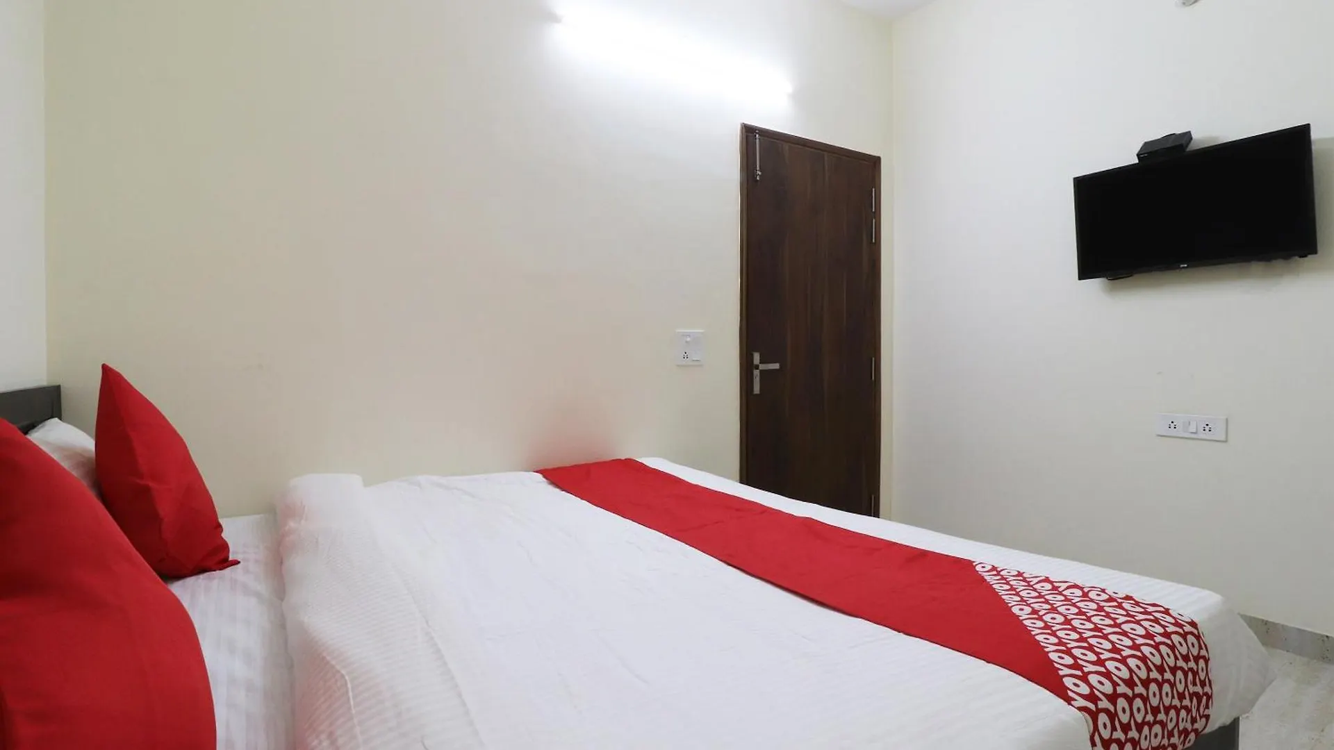 Hotel O Royal King Deluxe Delhi  3*, Delhi (National Capital Territory of India) India