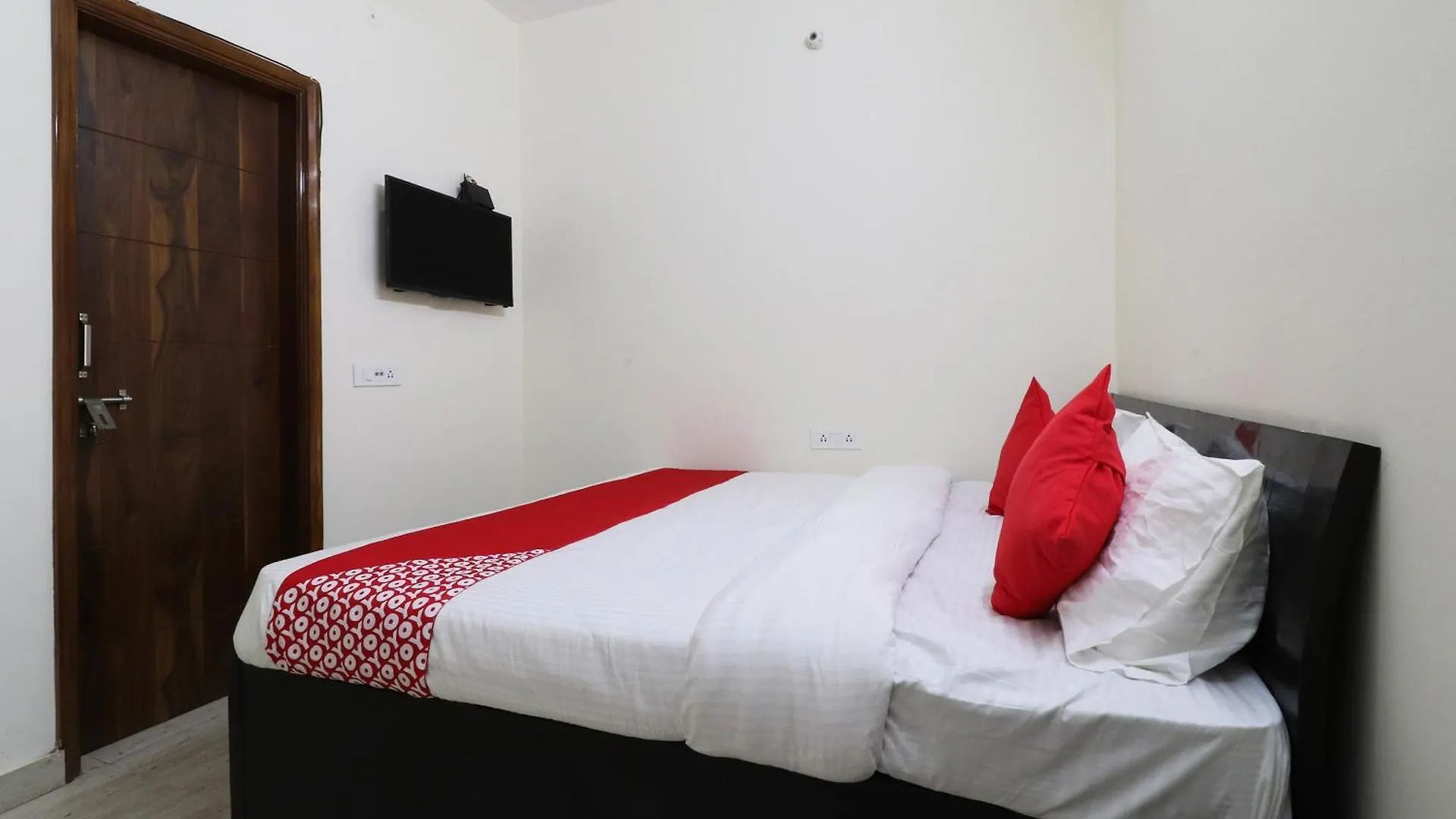 Hotel O Royal King Deluxe Delhi  India
